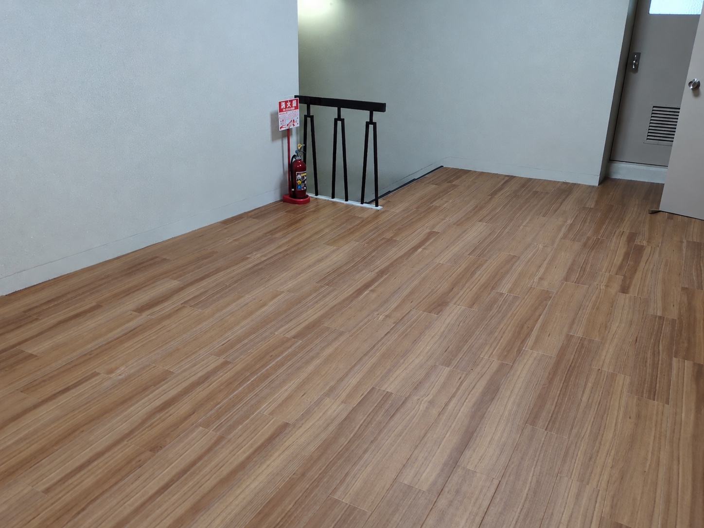 2. エレベーター前の施工後
